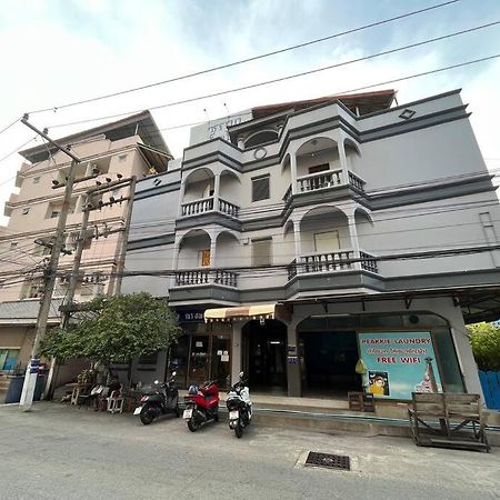 Room101 In Wanna Apartment Pattaya Exteriör bild