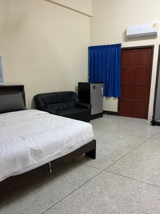 Room101 In Wanna Apartment Pattaya Exteriör bild